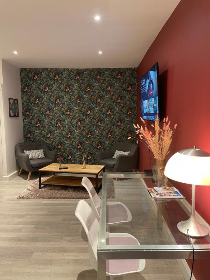 Le Relais Du Petit Lion Apartment Blois Bagian luar foto
