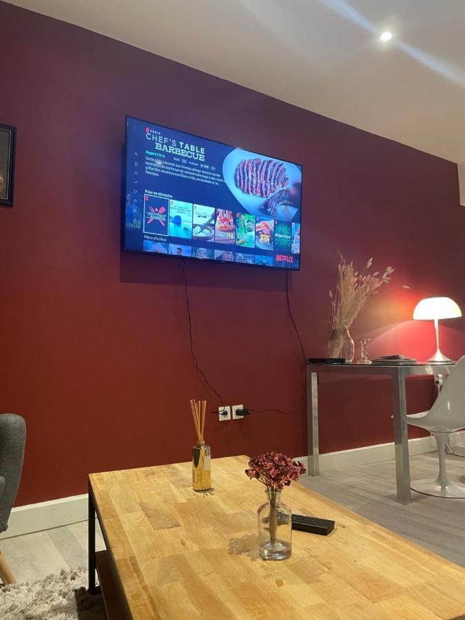 Le Relais Du Petit Lion Apartment Blois Bagian luar foto
