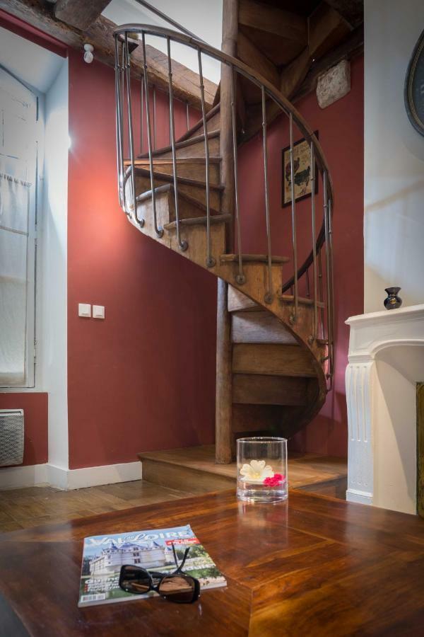 Le Relais Du Petit Lion Apartment Blois Bagian luar foto