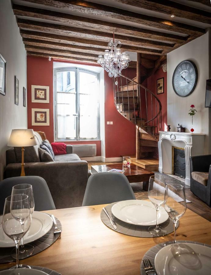 Le Relais Du Petit Lion Apartment Blois Bagian luar foto